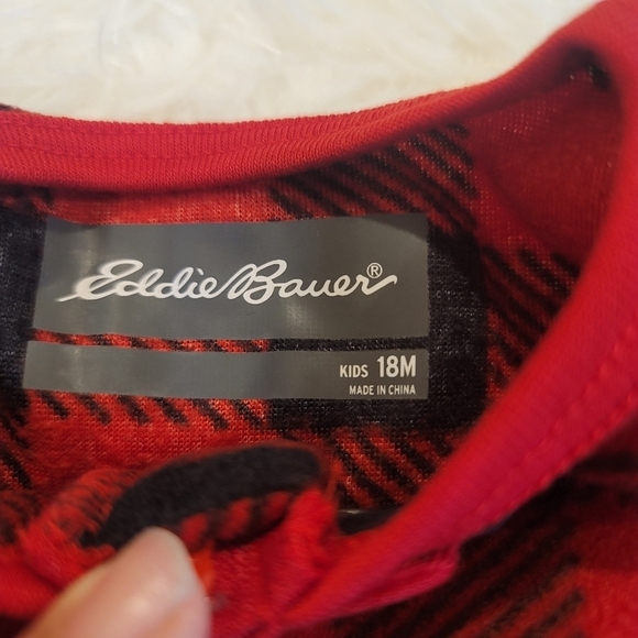 ♥️5 For $25 NEW Eddie Bauer  Christmas  fleece plaid pajama onsie black and red - Picture 10 of 10